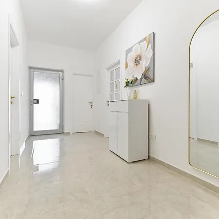 Rajna (adults Only) * Zadar